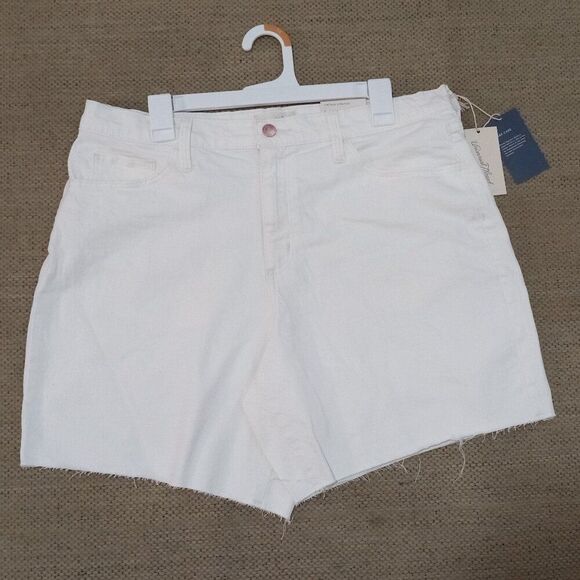 Universal Thread Women's Vintage Bermuda Jean Shorts (Size 14) White - NEW!!! - Picture 2 of 9